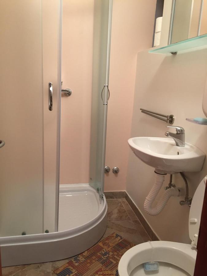Buffet M Apartments And Rooms Obrovac Bagian luar foto